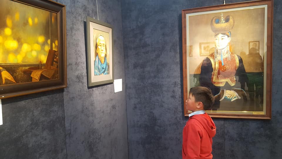 Өндөр гэгээний төрсөн нутагт уран зургийн галерей нээгджээ